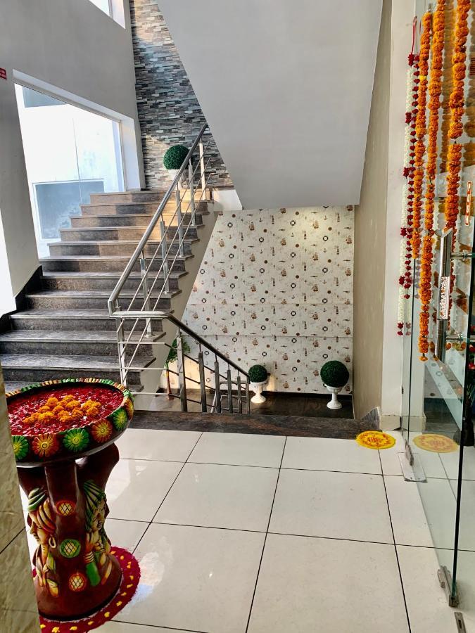 Amora Rooms Dwarka Neu-Delhi Exterior foto