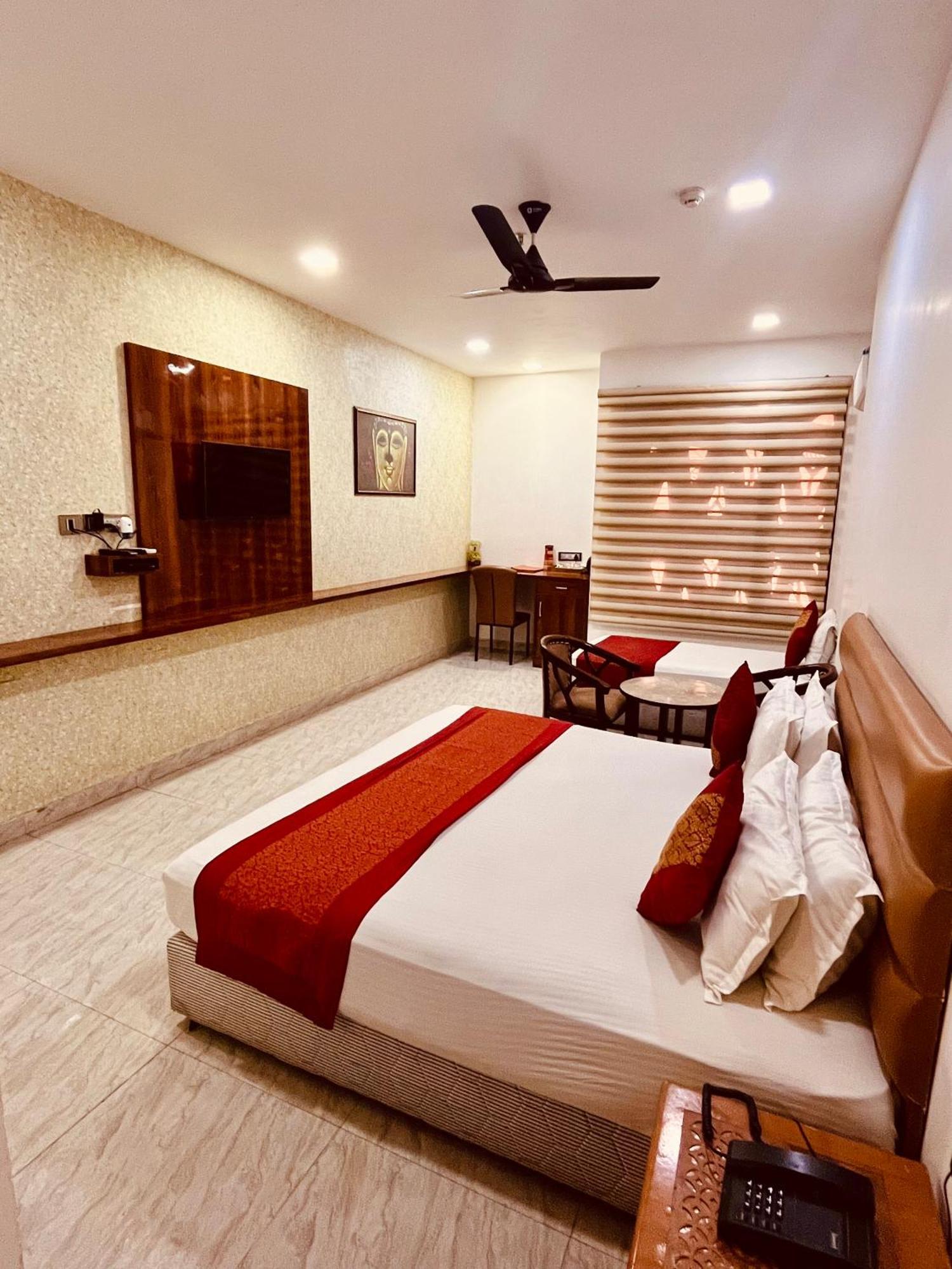 Amora Rooms Dwarka Neu-Delhi Exterior foto