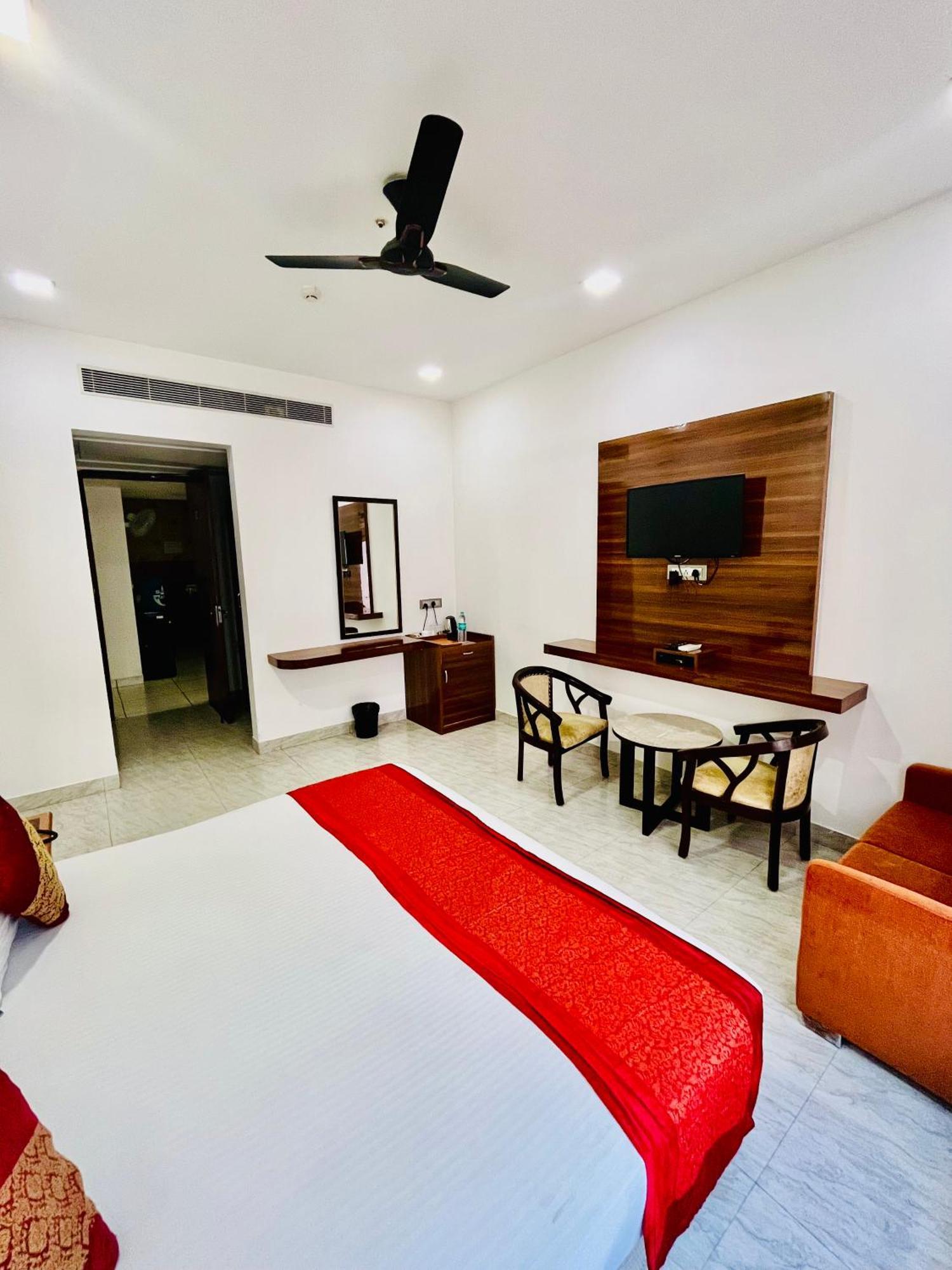 Amora Rooms Dwarka Neu-Delhi Exterior foto