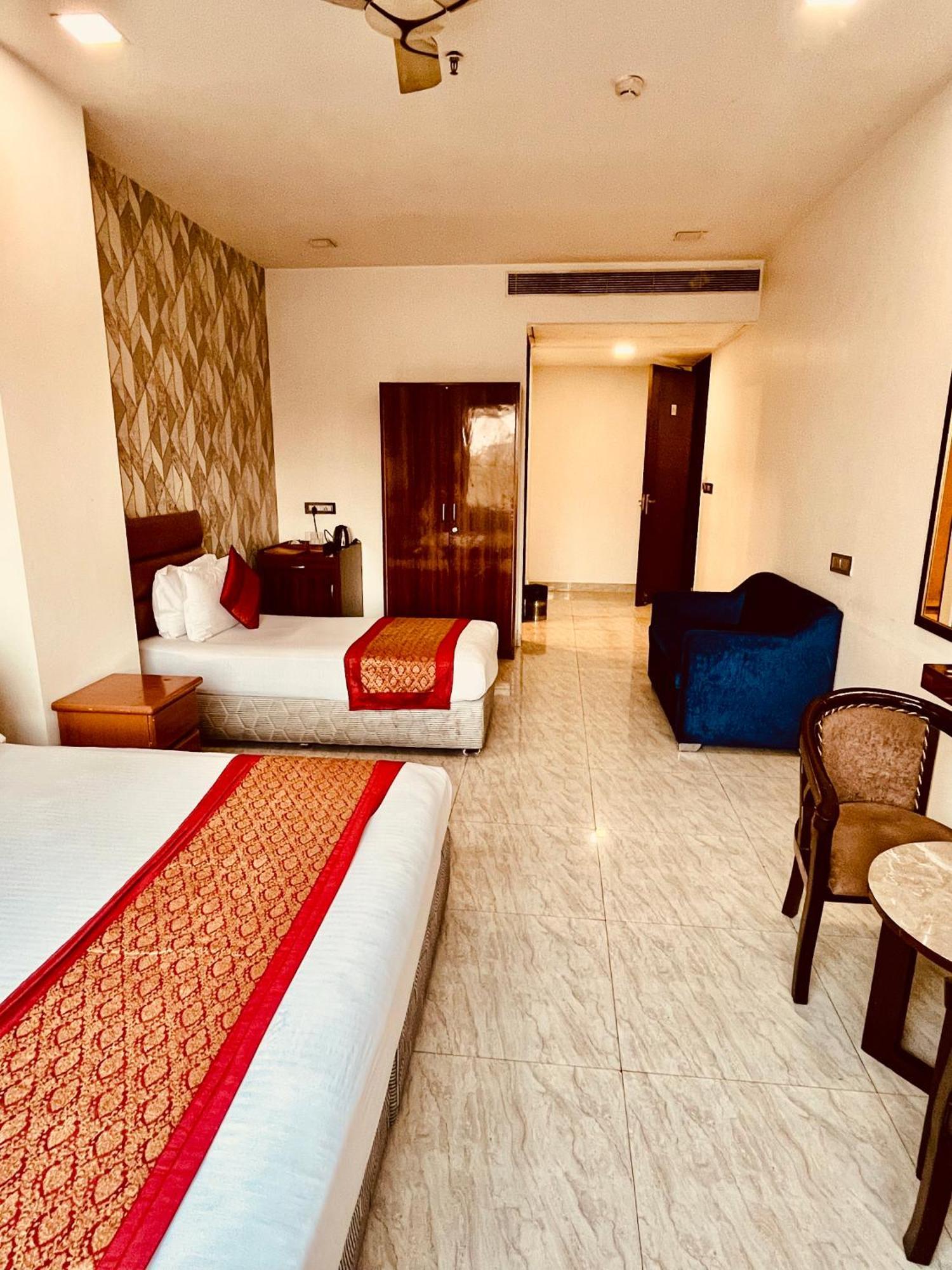 Amora Rooms Dwarka Neu-Delhi Exterior foto