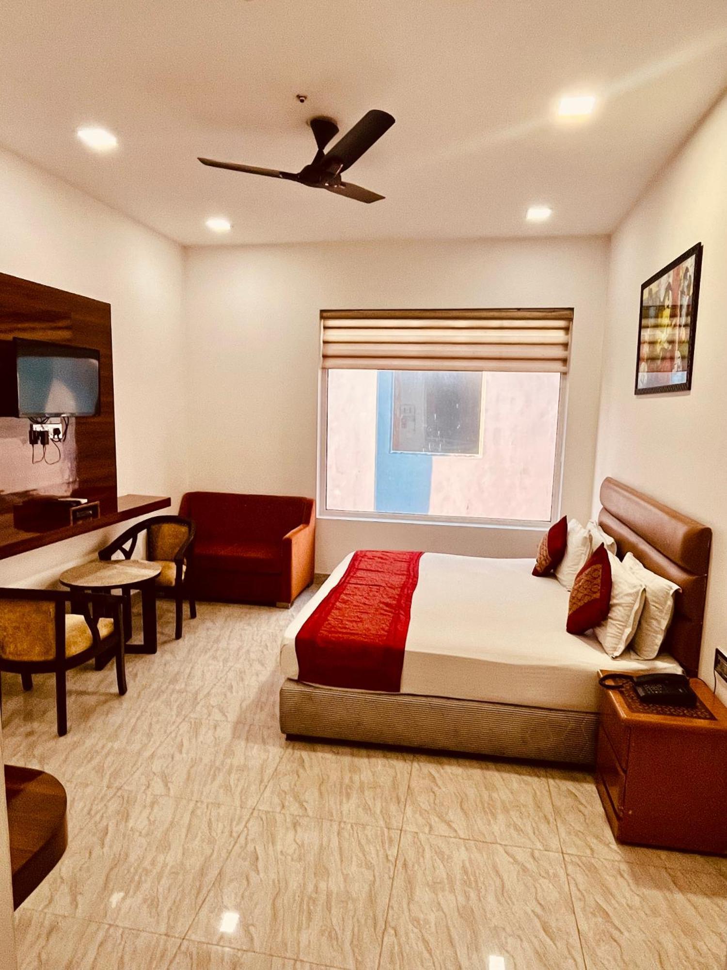 Amora Rooms Dwarka Neu-Delhi Exterior foto