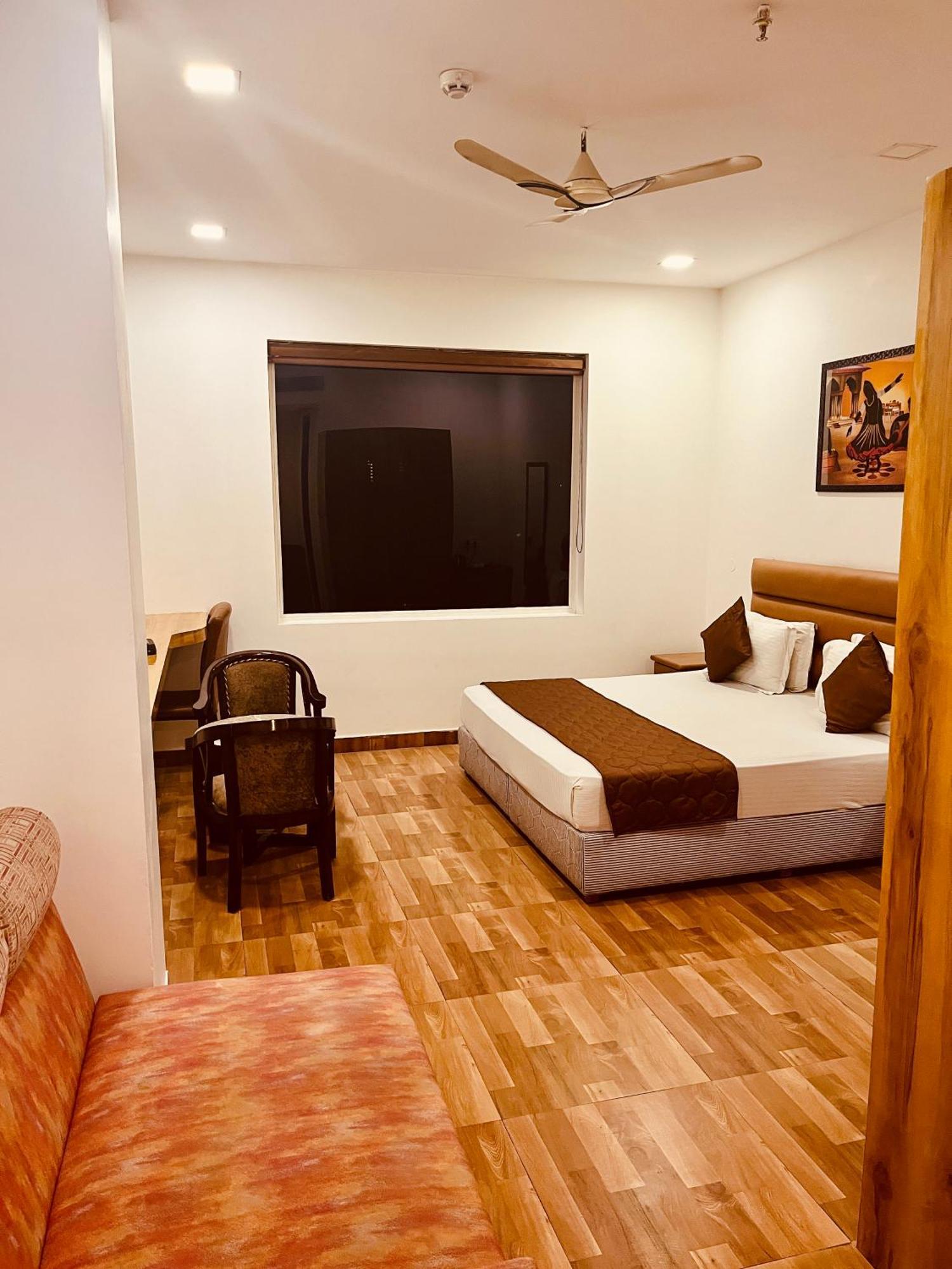 Amora Rooms Dwarka Neu-Delhi Exterior foto