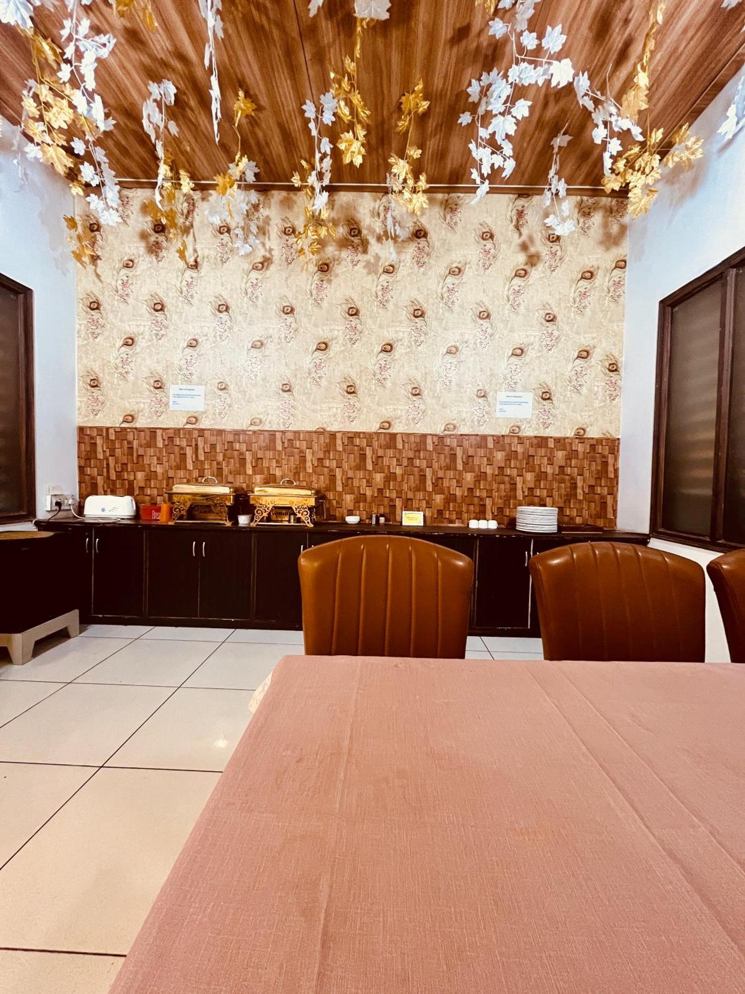 Amora Rooms Dwarka Neu-Delhi Exterior foto