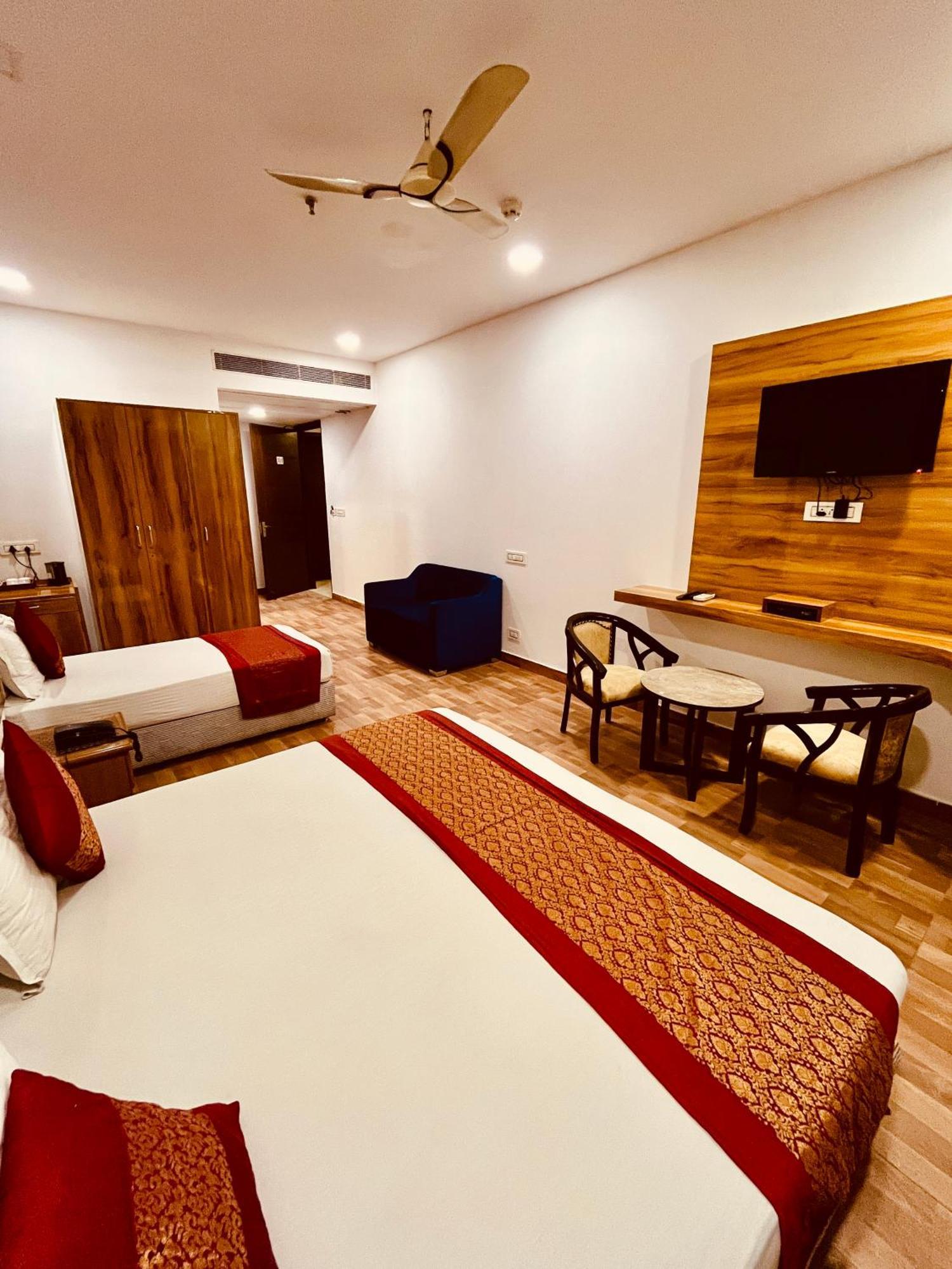 Amora Rooms Dwarka Neu-Delhi Exterior foto